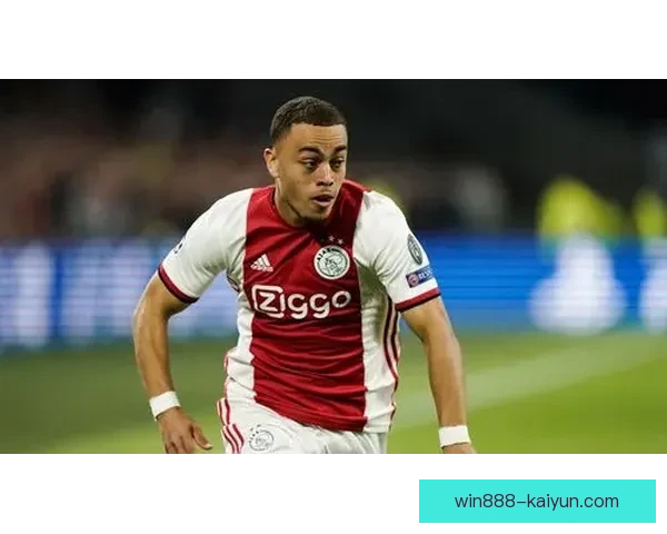 阿贾克斯本赛季防守数据表现稳健，失球数与拦截效率走势清晰平